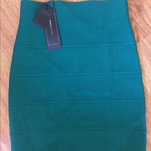 New BCBG fitted mini skirt